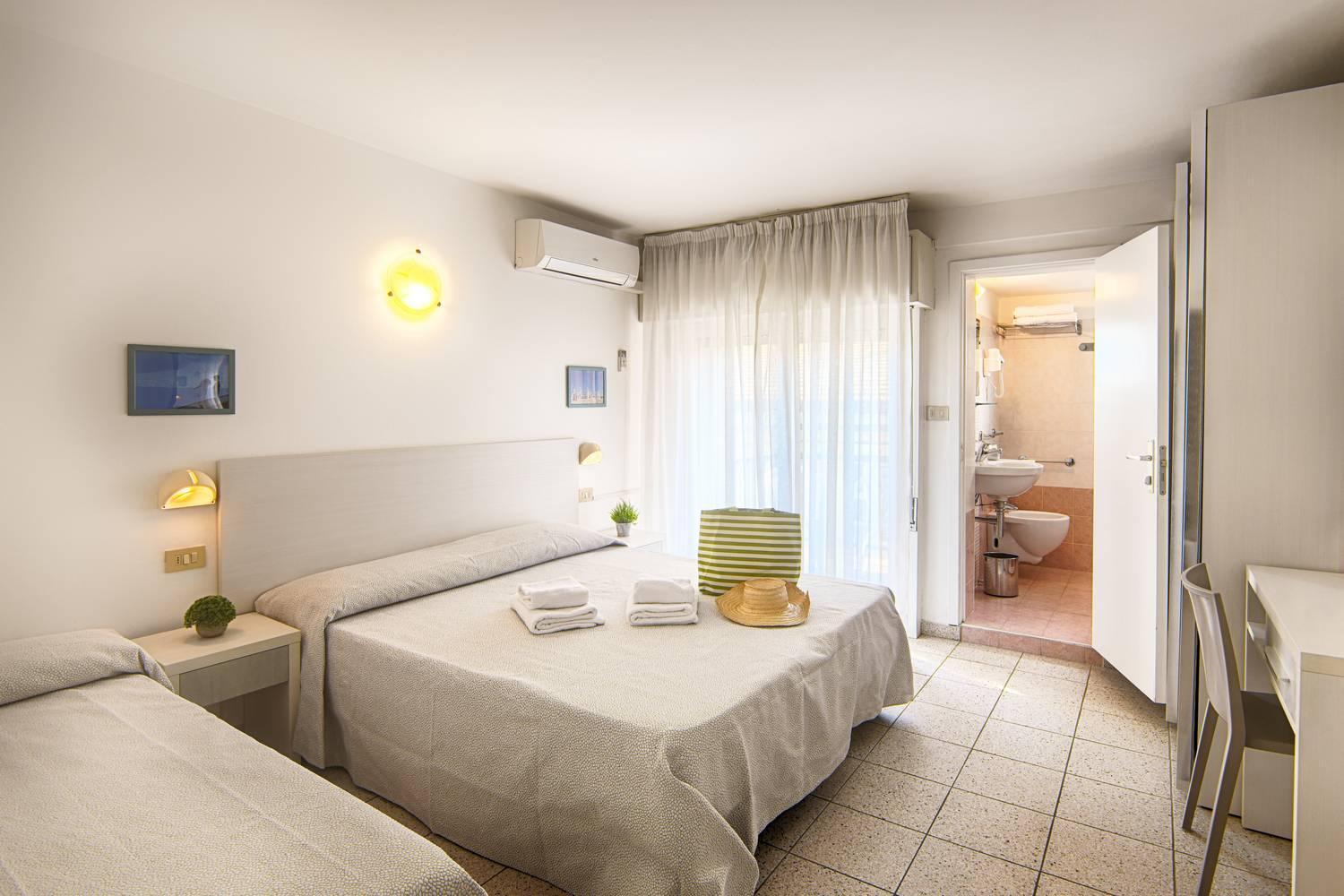 Hotel Le Pleiadi ベラーリア・イジェア・マリーナ エクステリア 写真