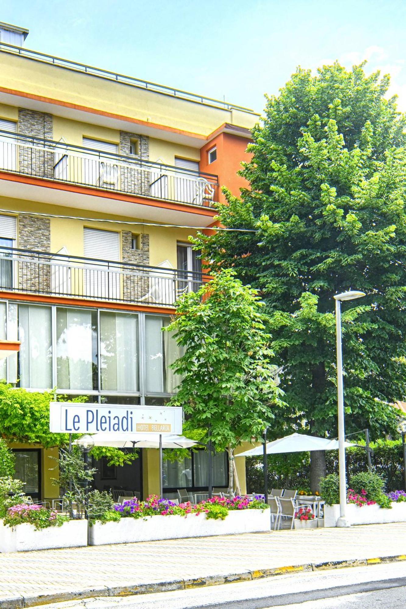 Hotel Le Pleiadi ベラーリア・イジェア・マリーナ エクステリア 写真